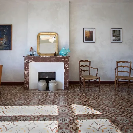 Casa Abeille